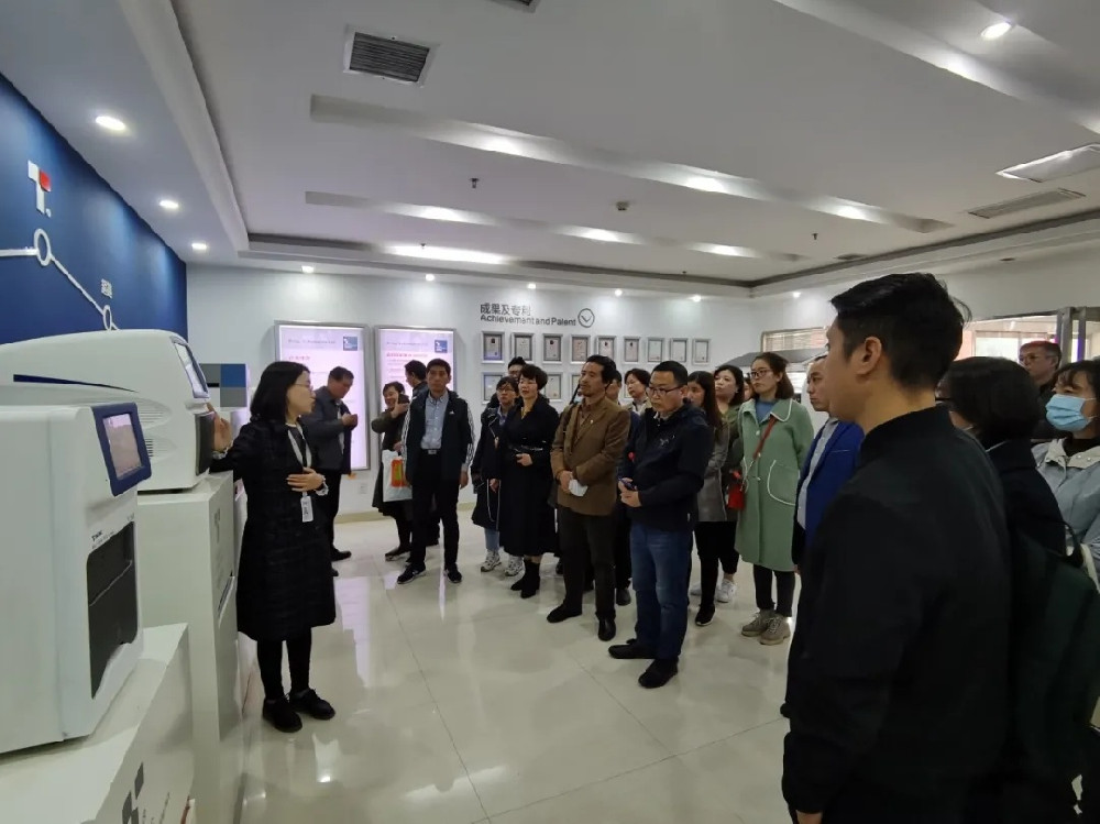 省药监局举办医疗器械安全进企业活动